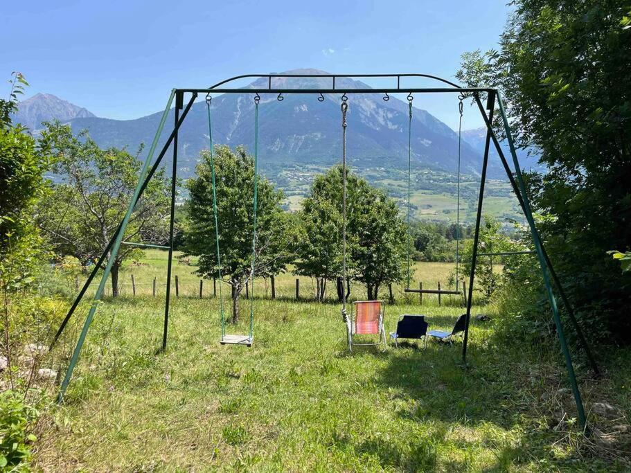 Gite Confort 15 Couchages, Vue Panoramique Montagne Hautes Alpes, Terrasses Embrun Eksteriør billede