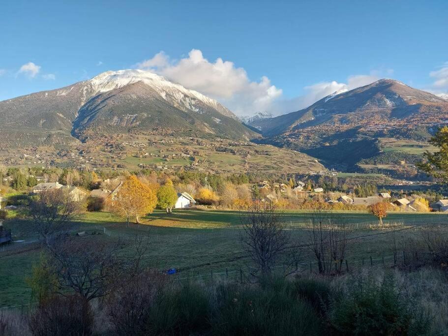 Gite Confort 15 Couchages, Vue Panoramique Montagne Hautes Alpes, Terrasses Embrun Eksteriør billede