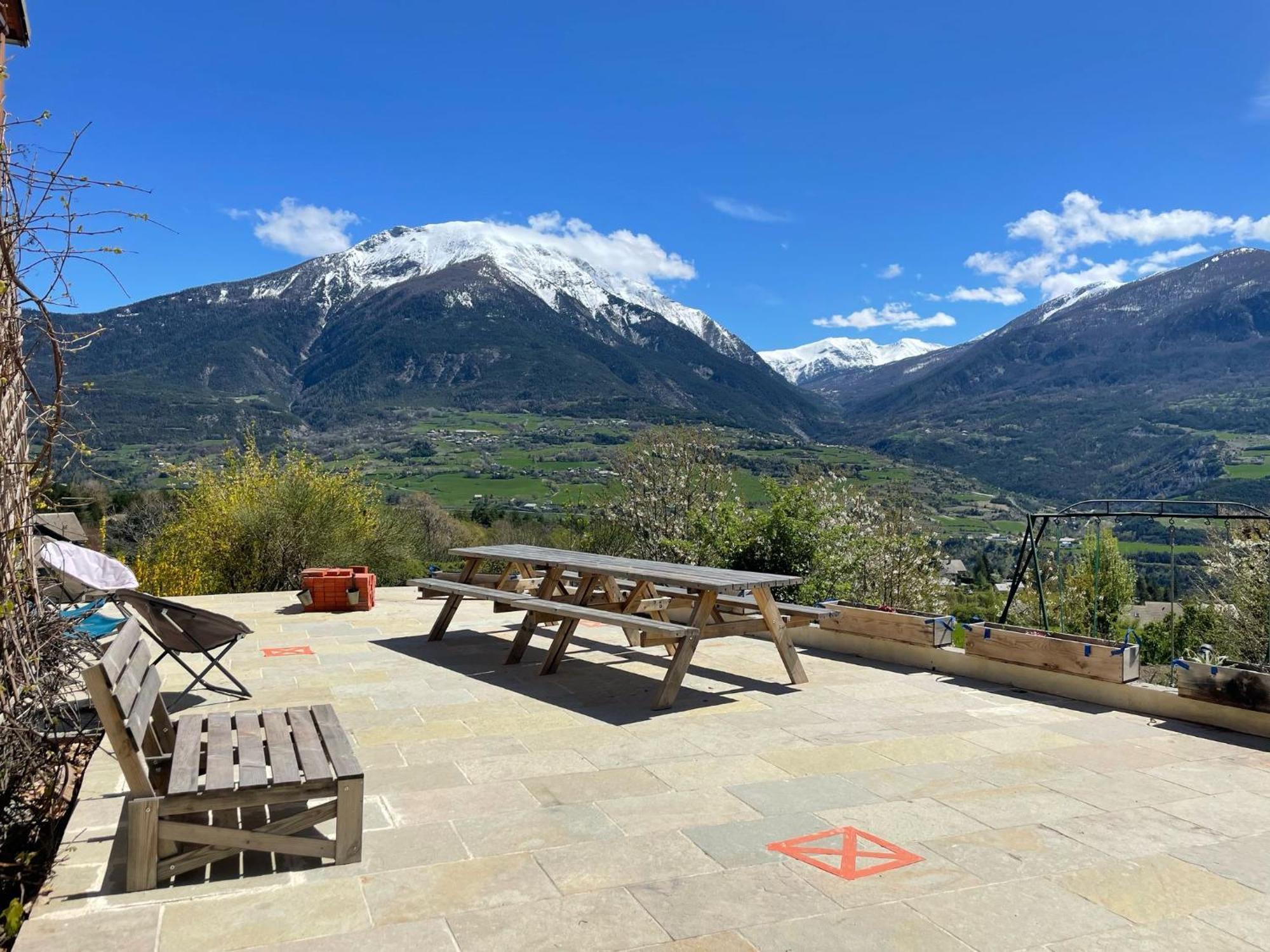 Gite Confort 15 Couchages, Vue Panoramique Montagne Hautes Alpes, Terrasses Embrun Eksteriør billede