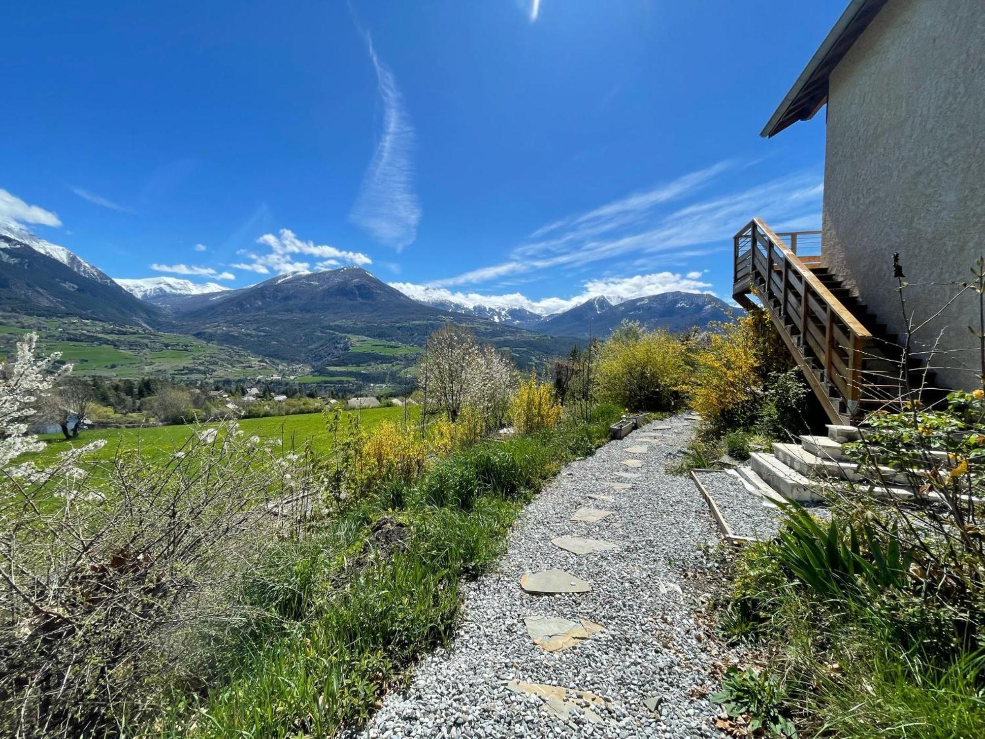 Gite Confort 15 Couchages, Vue Panoramique Montagne Hautes Alpes, Terrasses Embrun Eksteriør billede
