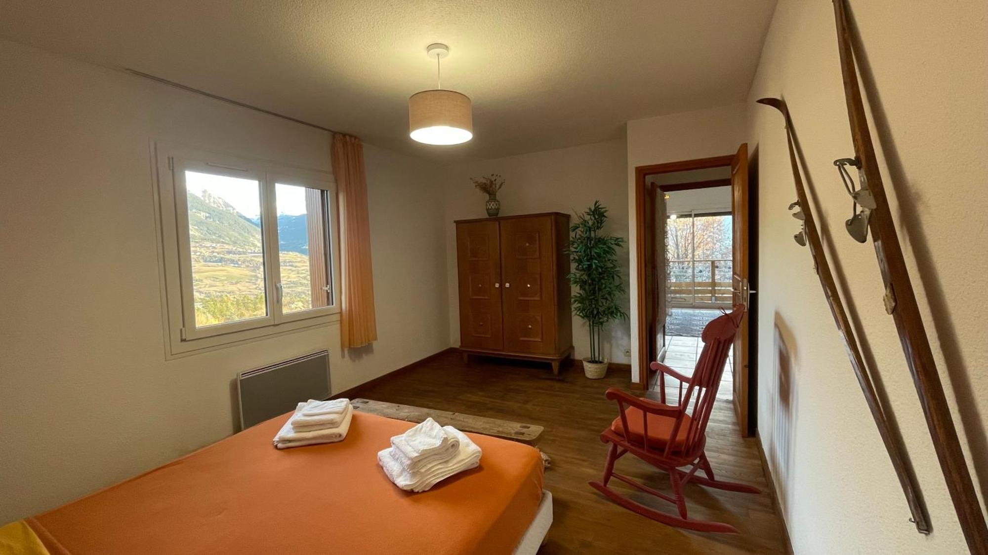 Gite Confort 15 Couchages, Vue Panoramique Montagne Hautes Alpes, Terrasses Embrun Eksteriør billede